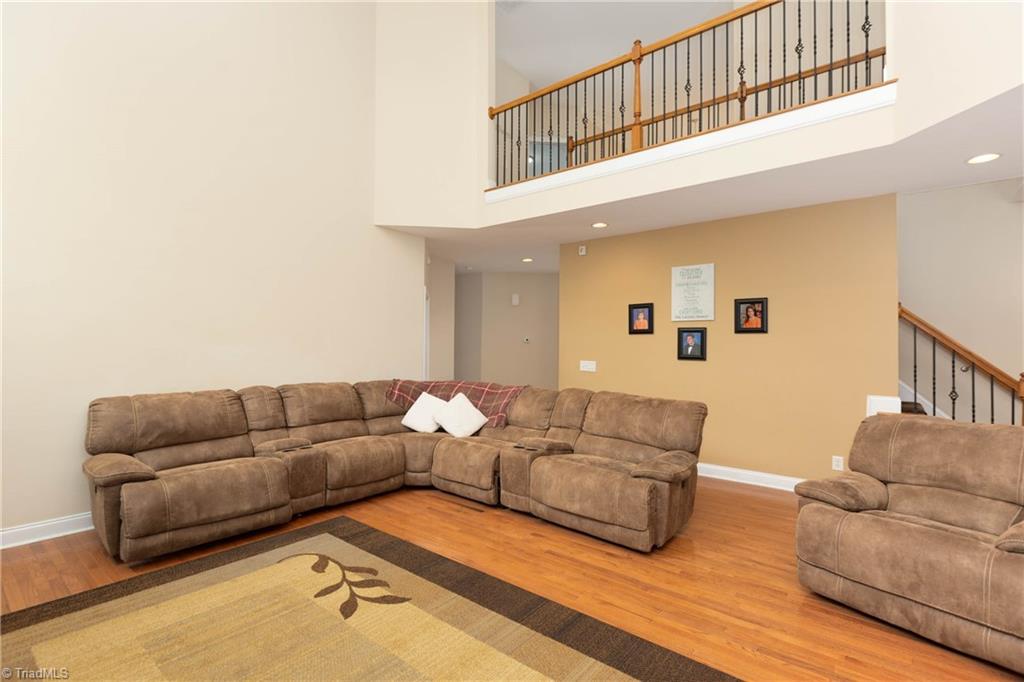 8612 Yvonne Court Oak Ridge, NC 27310 - Photo 11 of 44