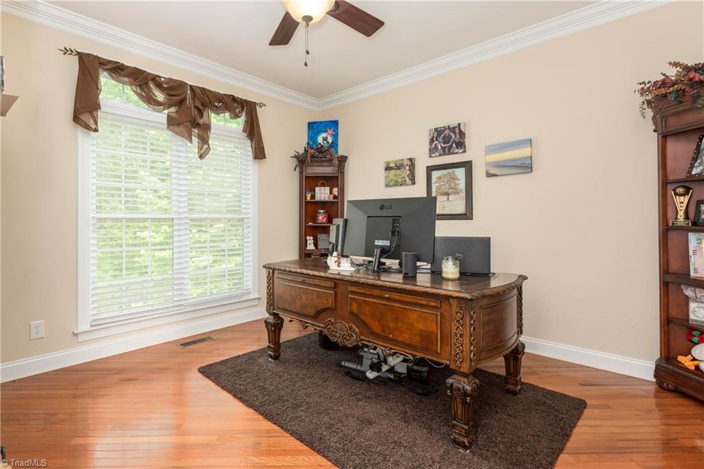8612 Yvonne Court Oak Ridge, NC 27310 - Photo 23 of 44