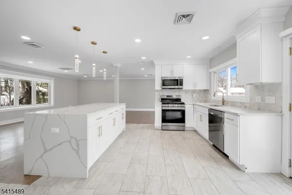 $6,200 | 475 Cedar Lane, Paramus, NJ 07652