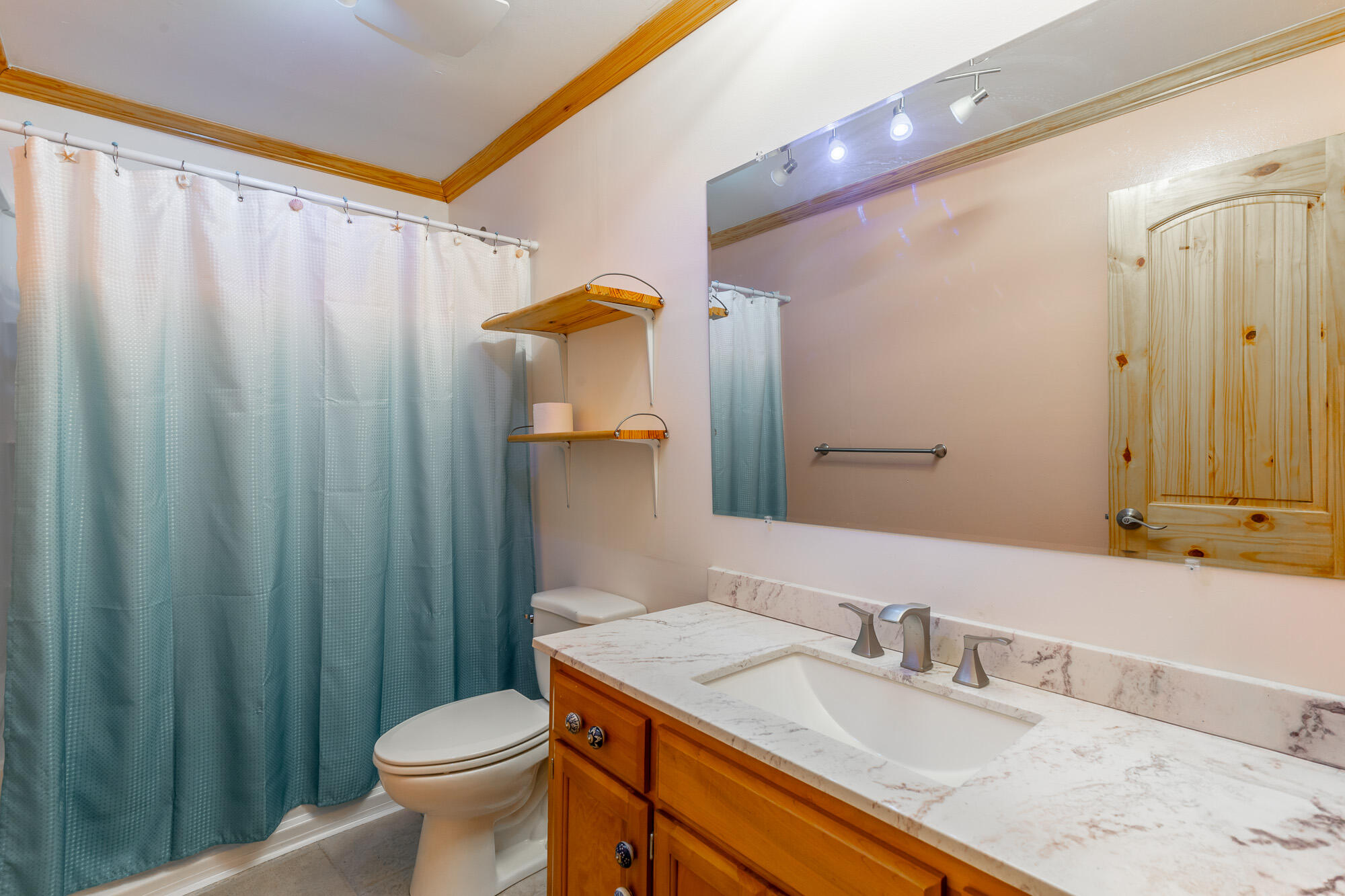 8031 Standifer Gap Road Chattanooga, TN 37421 - Photo 31 of 39 Guest bathroom