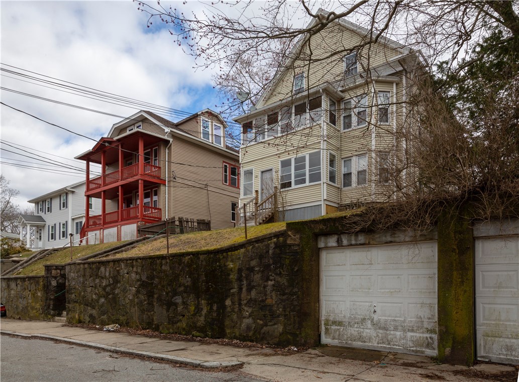 114 Orchard Street Woonsocket, RI 02895 - Photo 4 of 40 Gallery Image 4