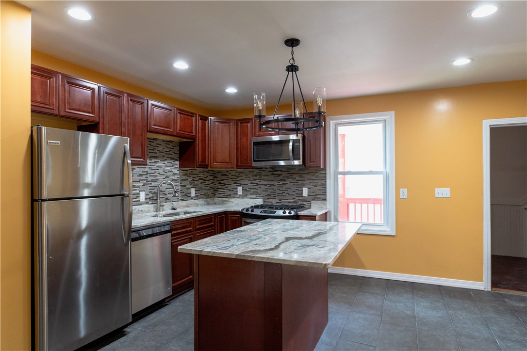 114 Orchard Street Woonsocket, RI 02895 - Photo 9 of 40 Gallery Image 9
