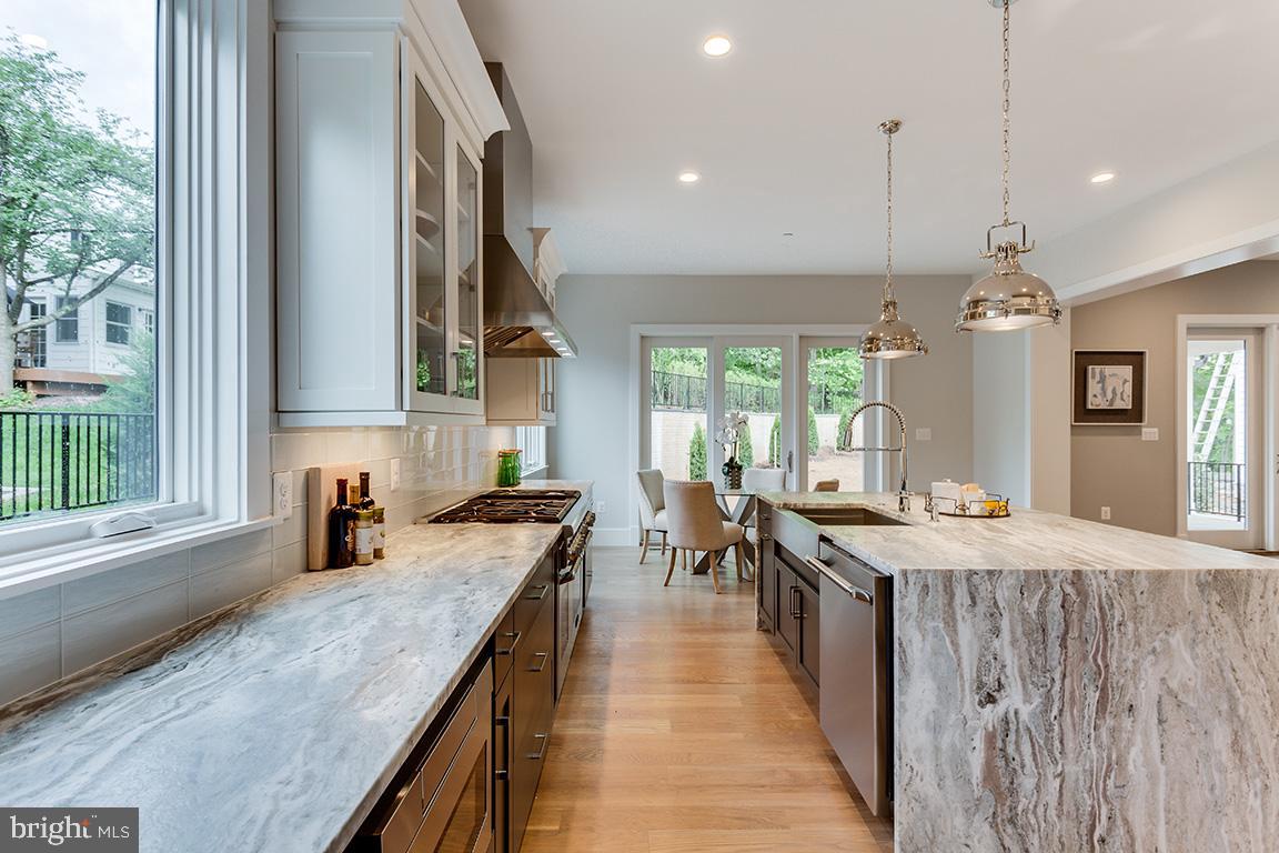 8826 Ridge Road Bethesda, MD 20817 - Photo 13 of 45 Gourmet Kitchen