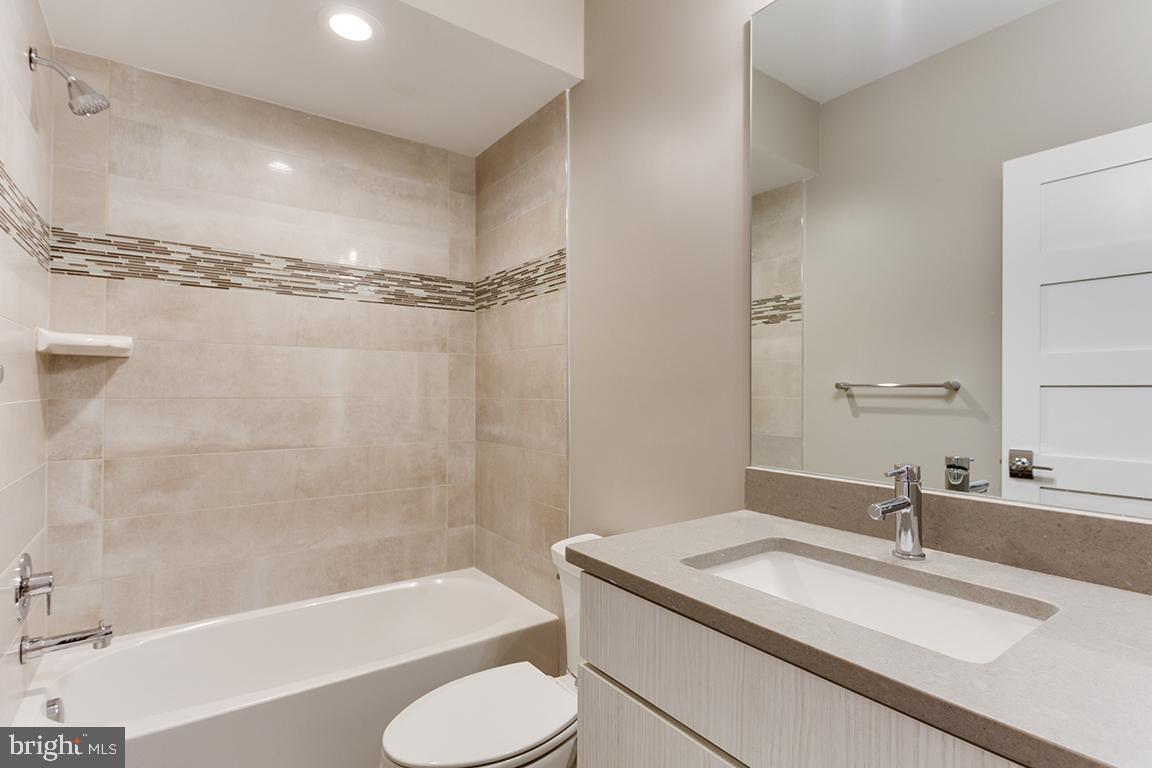 8826 Ridge Road Bethesda, MD 20817 - Photo 33 of 45