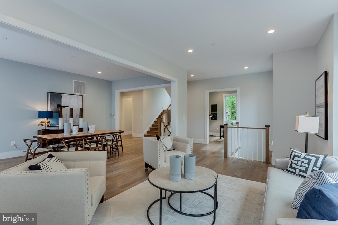 8826 Ridge Road Bethesda, MD 20817 - Photo 7 of 45 Living room