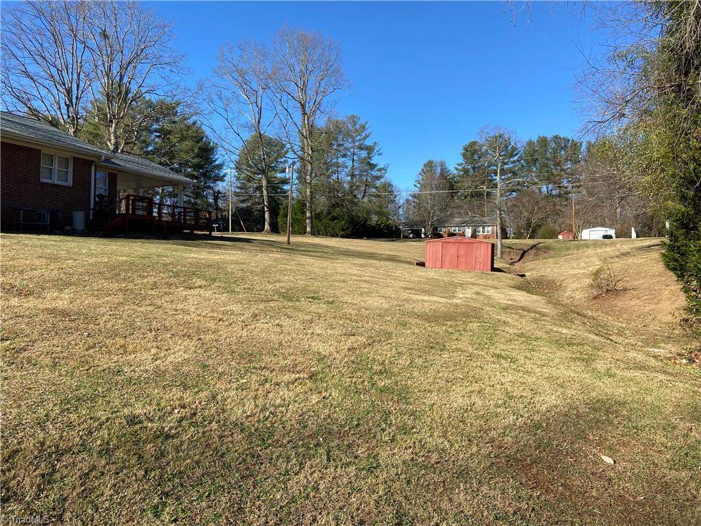 930 North Franklin Road Mount Airy, NC 27030 - Photo 12 of 33 Gallery Image 12