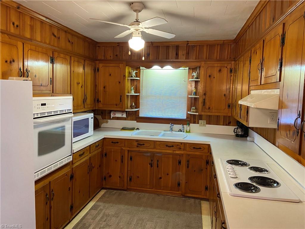 930 North Franklin Road Mount Airy, NC 27030 - Photo 21 of 33 Gallery Image 21