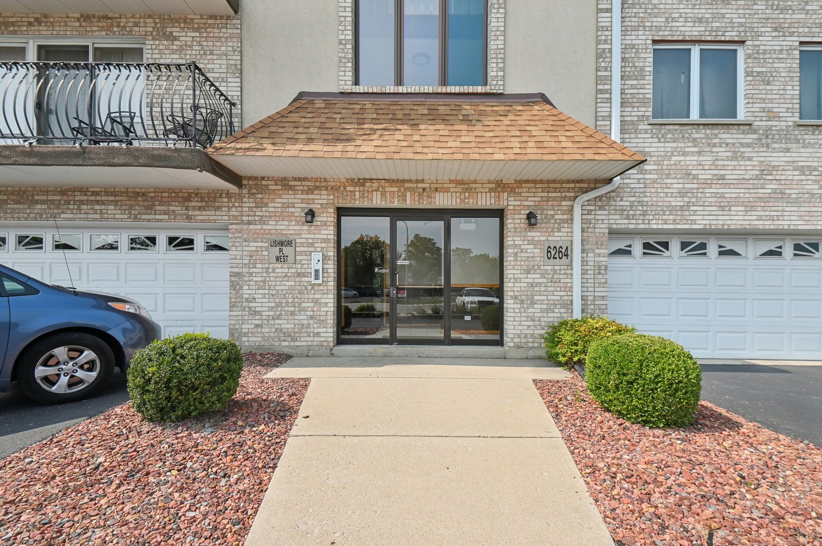 6264 South Gullikson Road, Unit 4B Chicago, IL 60638 - Photo 21 of 22 Gallery Image 21