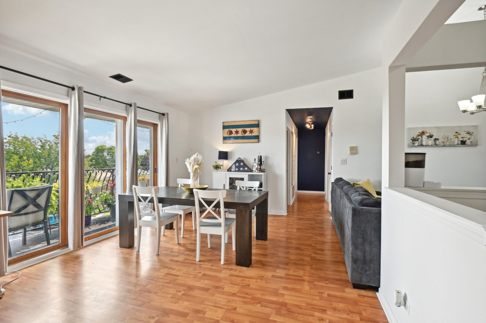 6264 South Gullikson Road, Unit 4B Chicago, IL 60638 - Photo 3 of 22 Gallery Image 3