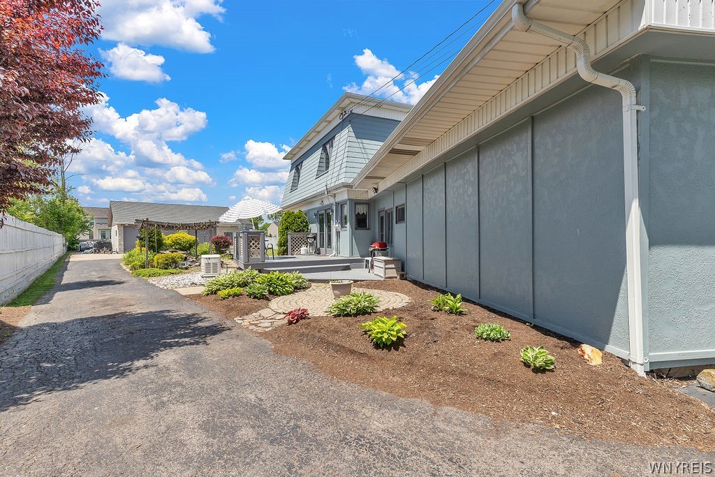 1030 East River Road Grand Island, NY 14072 - Photo 9 of 50