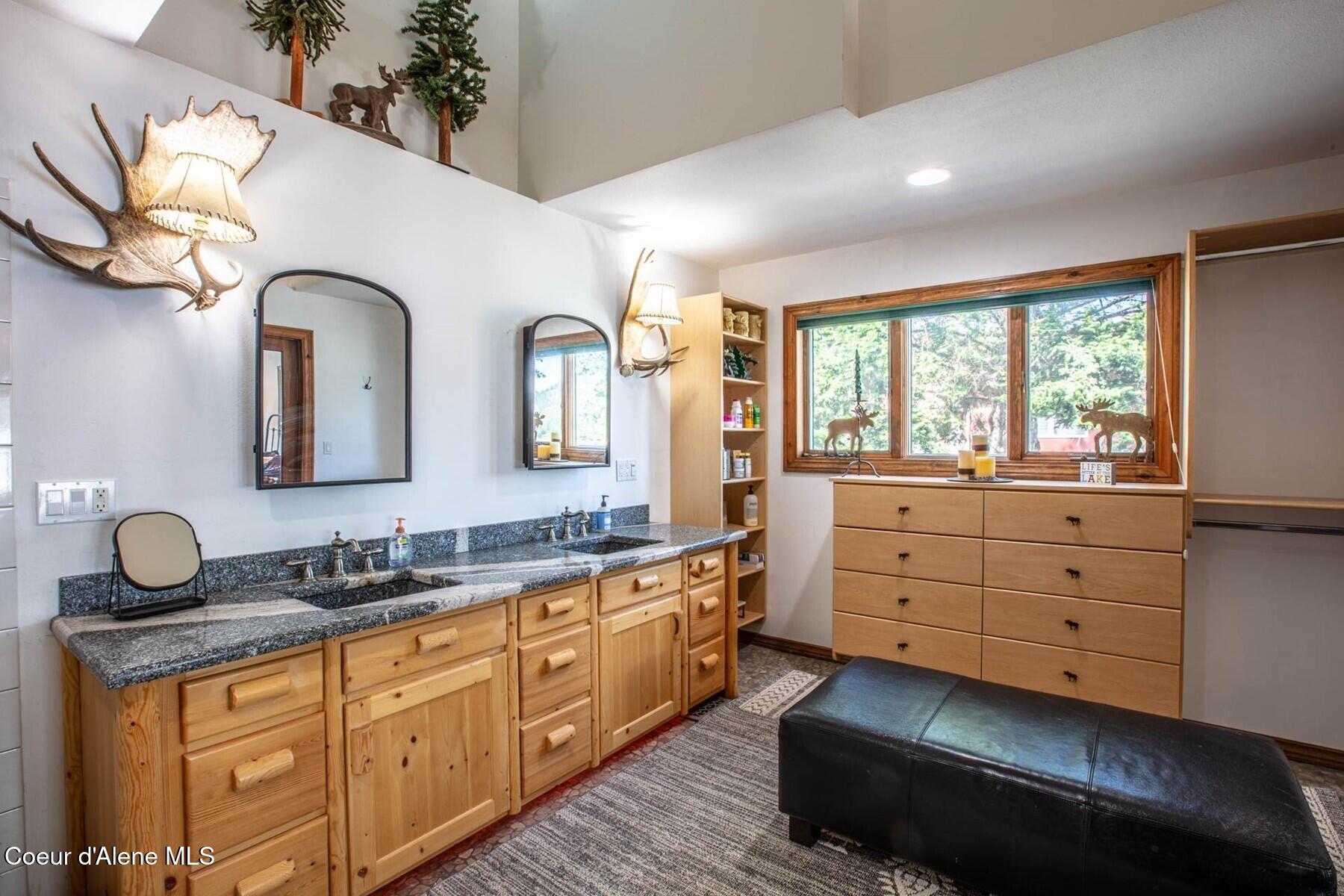 433 Campbell Point Road Laclede, ID 83841 - Photo 35 of 70 Ample cabinetry - Primary Bath