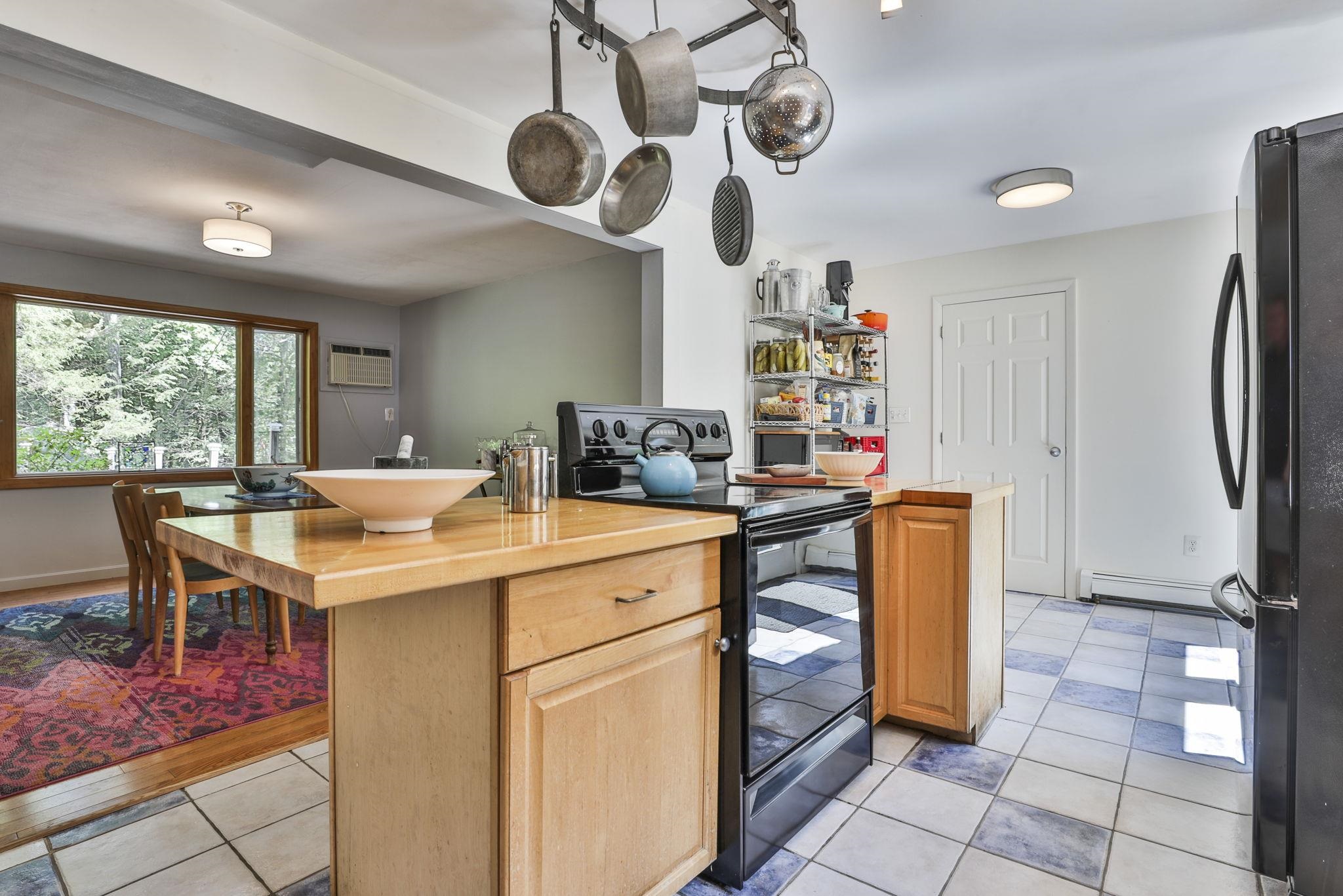 34 Laura Lane Hampstead, NH 03841 - Photo 12 of 33