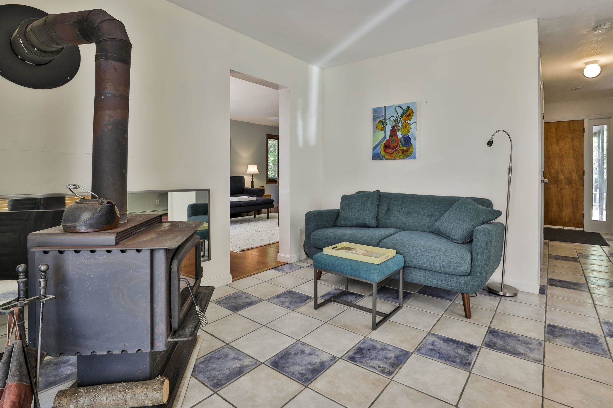 34 Laura Lane Hampstead, NH 03841 - Photo 16 of 33