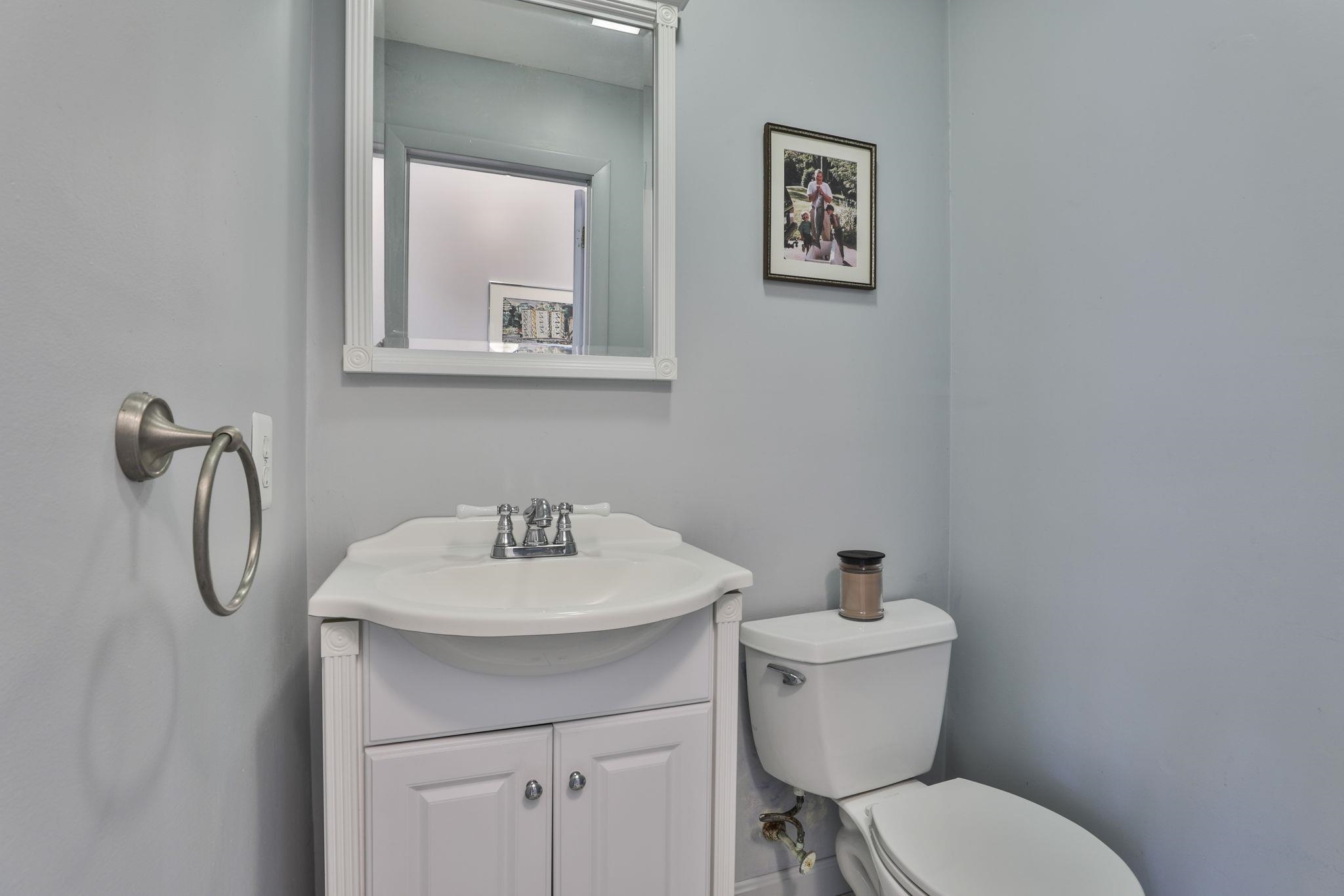 34 Laura Lane Hampstead, NH 03841 - Photo 20 of 33