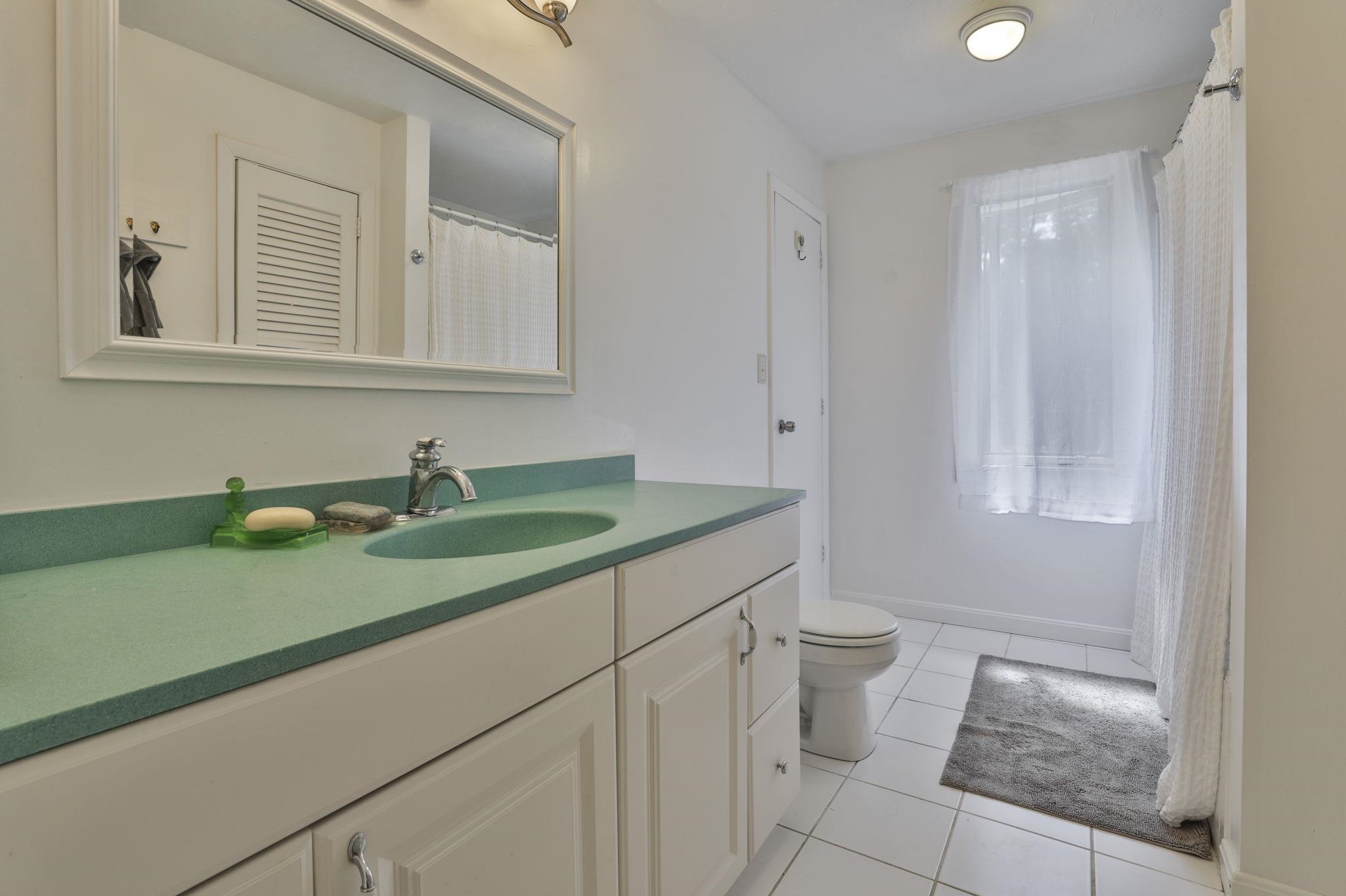 34 Laura Lane Hampstead, NH 03841 - Photo 25 of 33