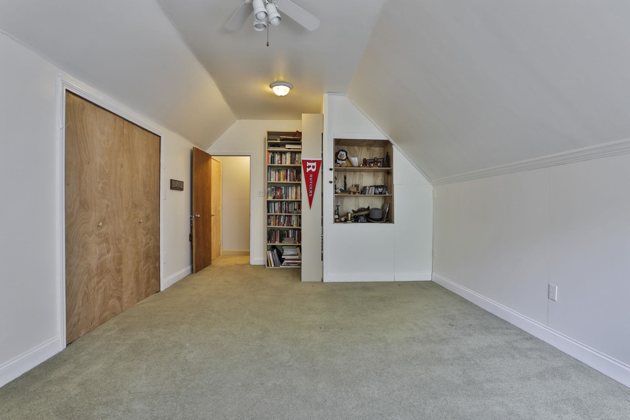 34 Laura Lane Hampstead, NH 03841 - Photo 28 of 33