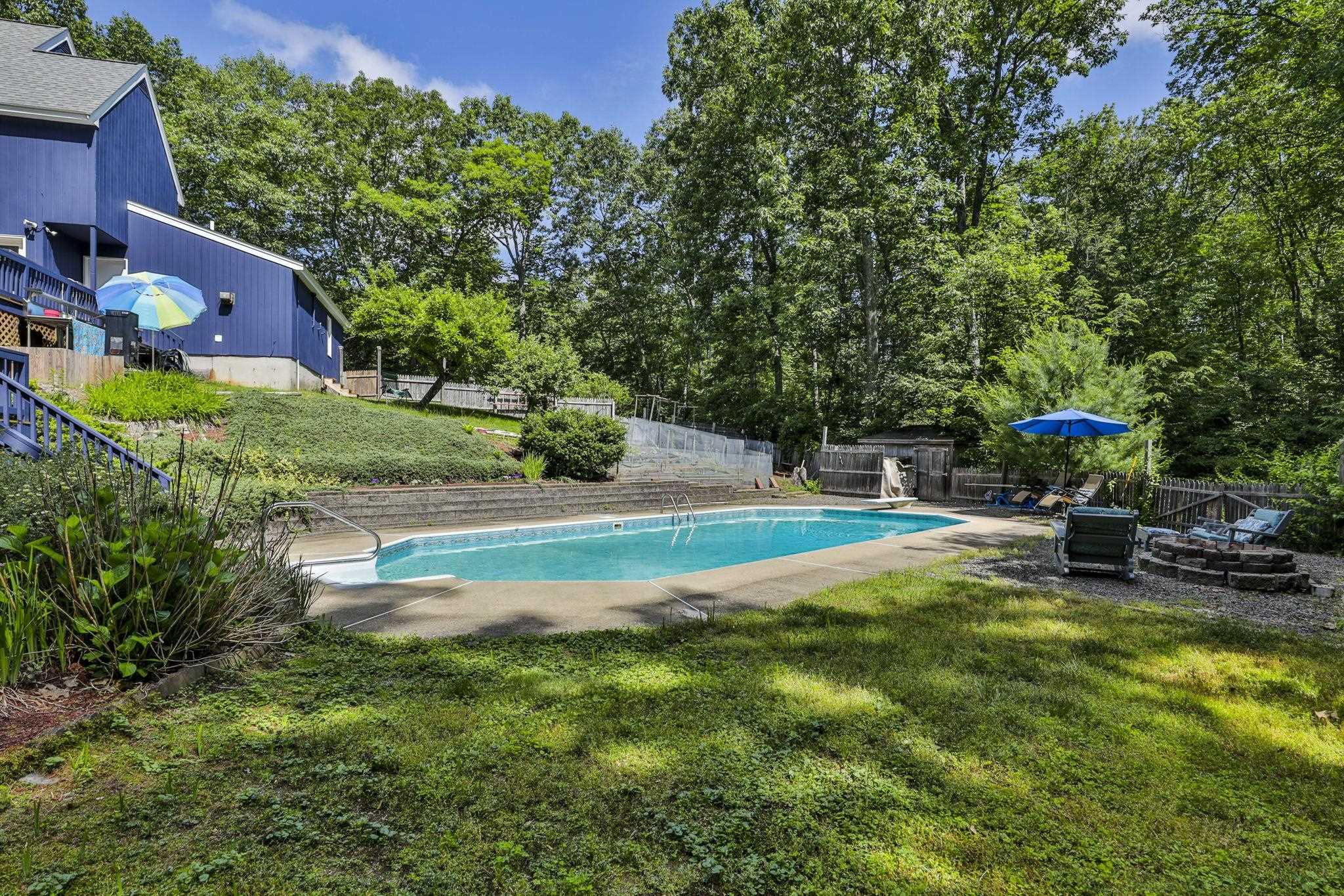 34 Laura Lane Hampstead, NH 03841 - Photo 3 of 33