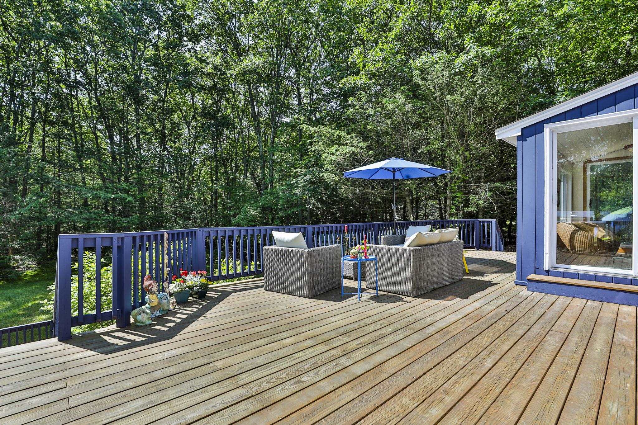 34 Laura Lane Hampstead, NH 03841 - Photo 4 of 33