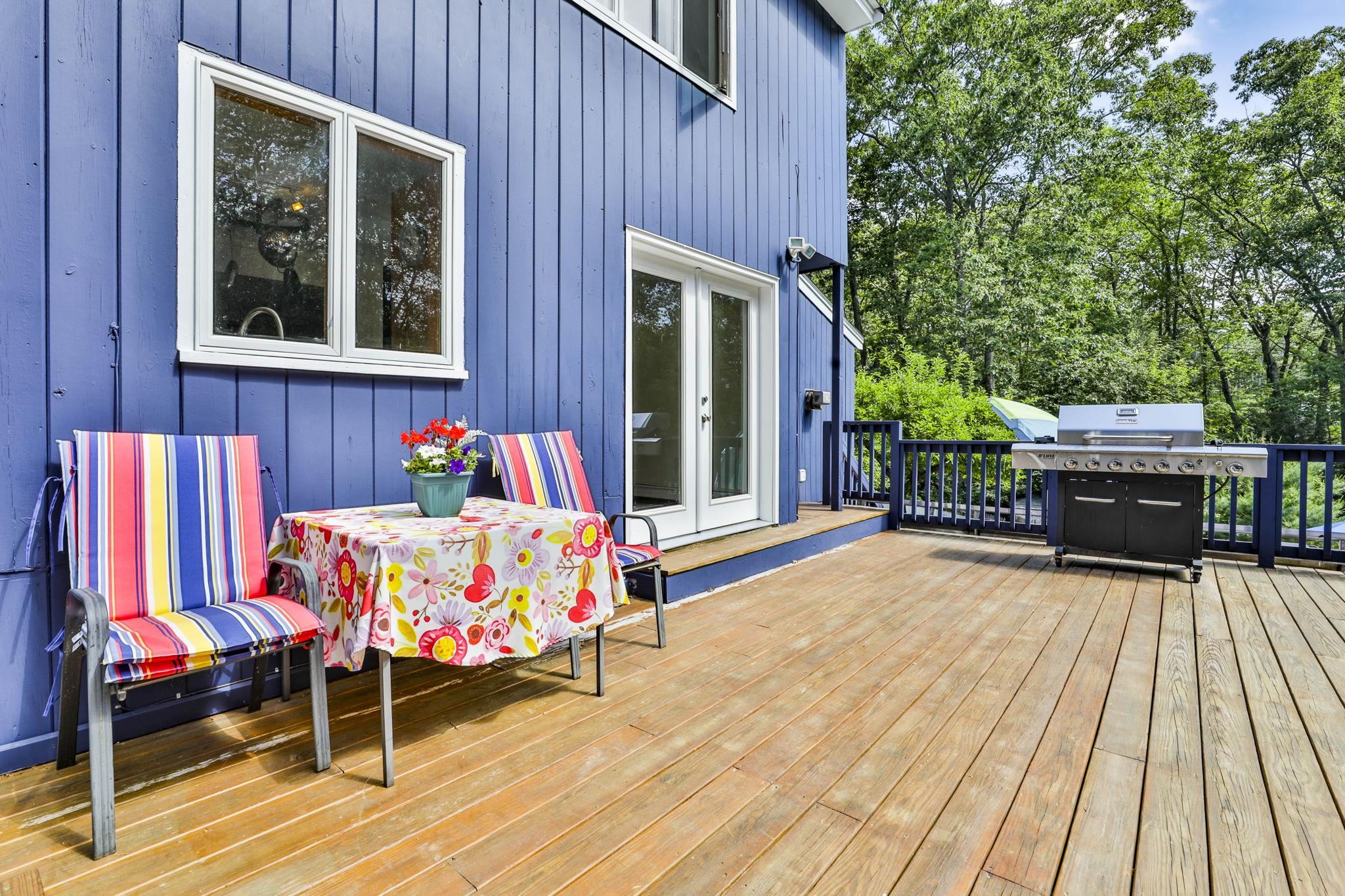 34 Laura Lane Hampstead, NH 03841 - Photo 6 of 33