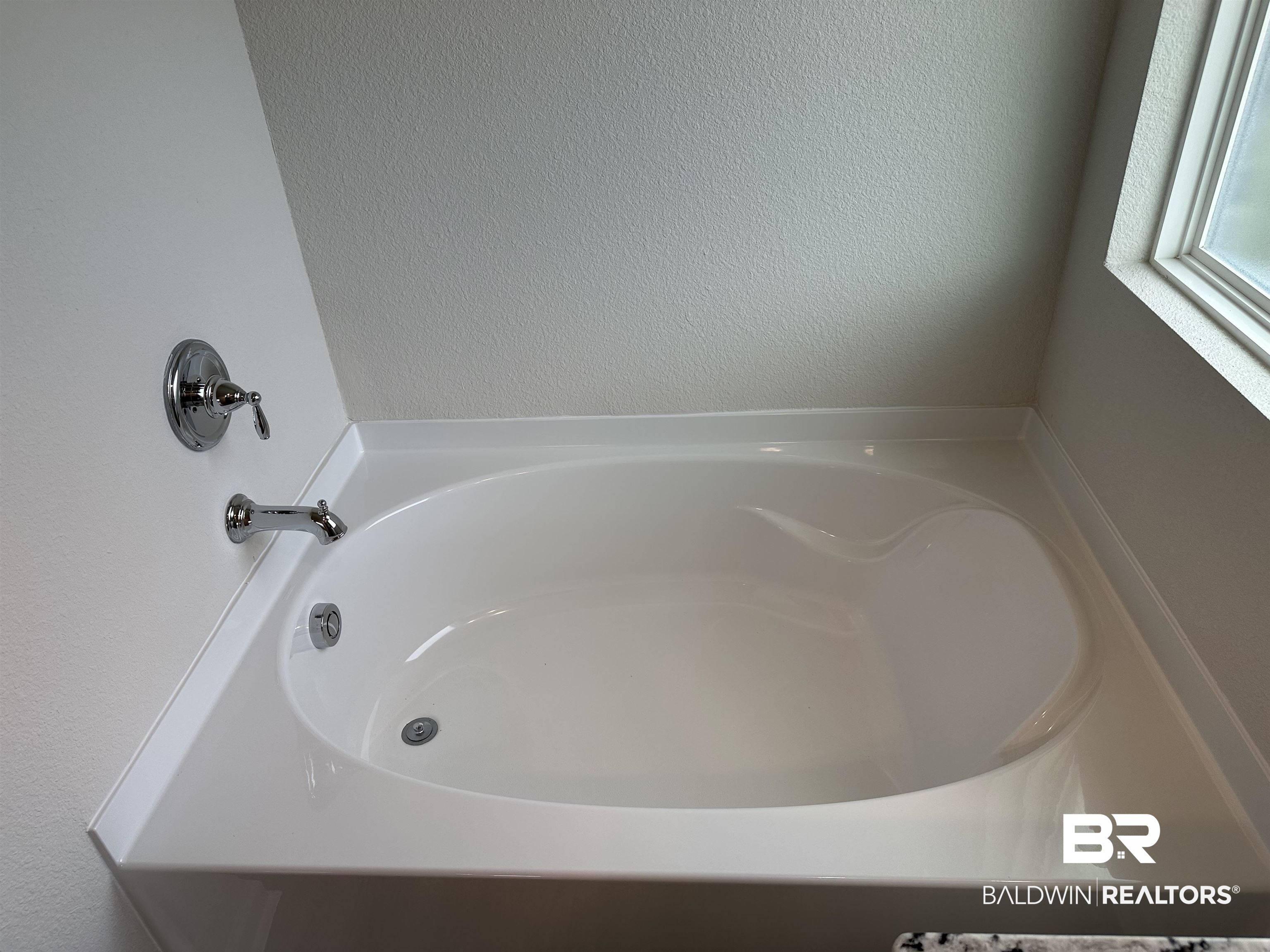 1238 Hayward Loop Foley, AL 36535 - Photo 32 of 46 Bathroom featuring a bathing tub