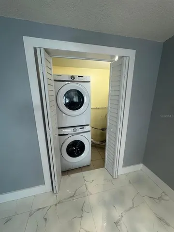 $2,500 | 9315 North 46th Street, Tampa, FL 33617