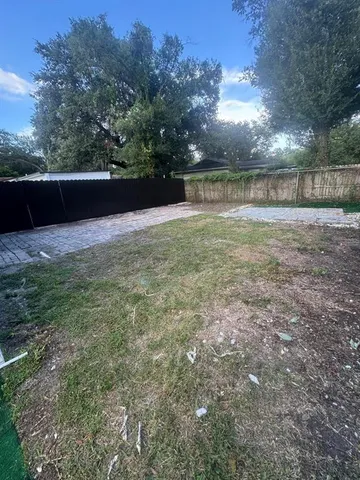 $2,500 | 9315 North 46th Street, Tampa, FL 33617