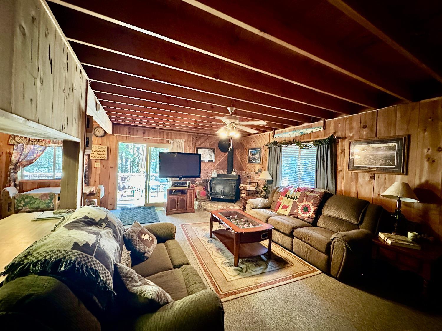 1340 Gooseberry Road Strawberry Valley, CA 95981 - Photo 6 of 13 a living room with furniture and a ceiling fan