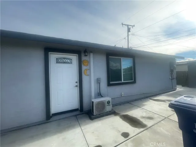 $2,900 | 4552 East 53rd Street, Maywood, CA 90270