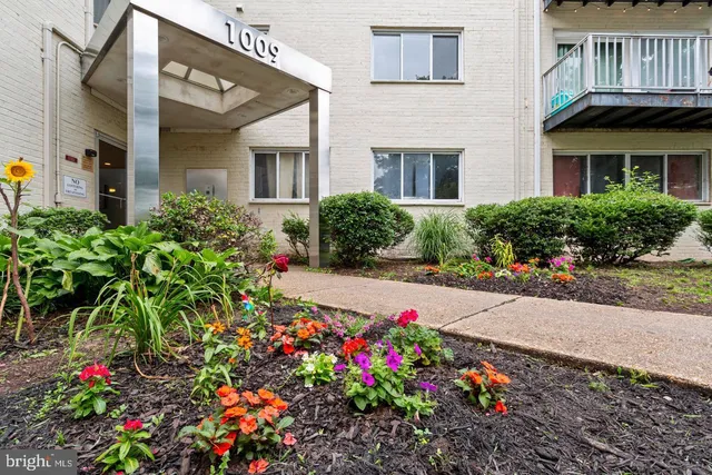 $120,000 | 1009 Chillum Road, Unit 206, Hyattsville, MD 20782