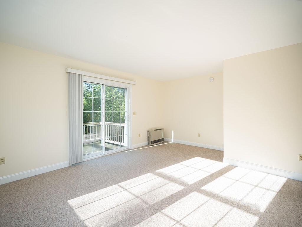 240 Barnstable Road, Unit 8 South Portland, ME 04106 - Photo 7 of 23 Liv4