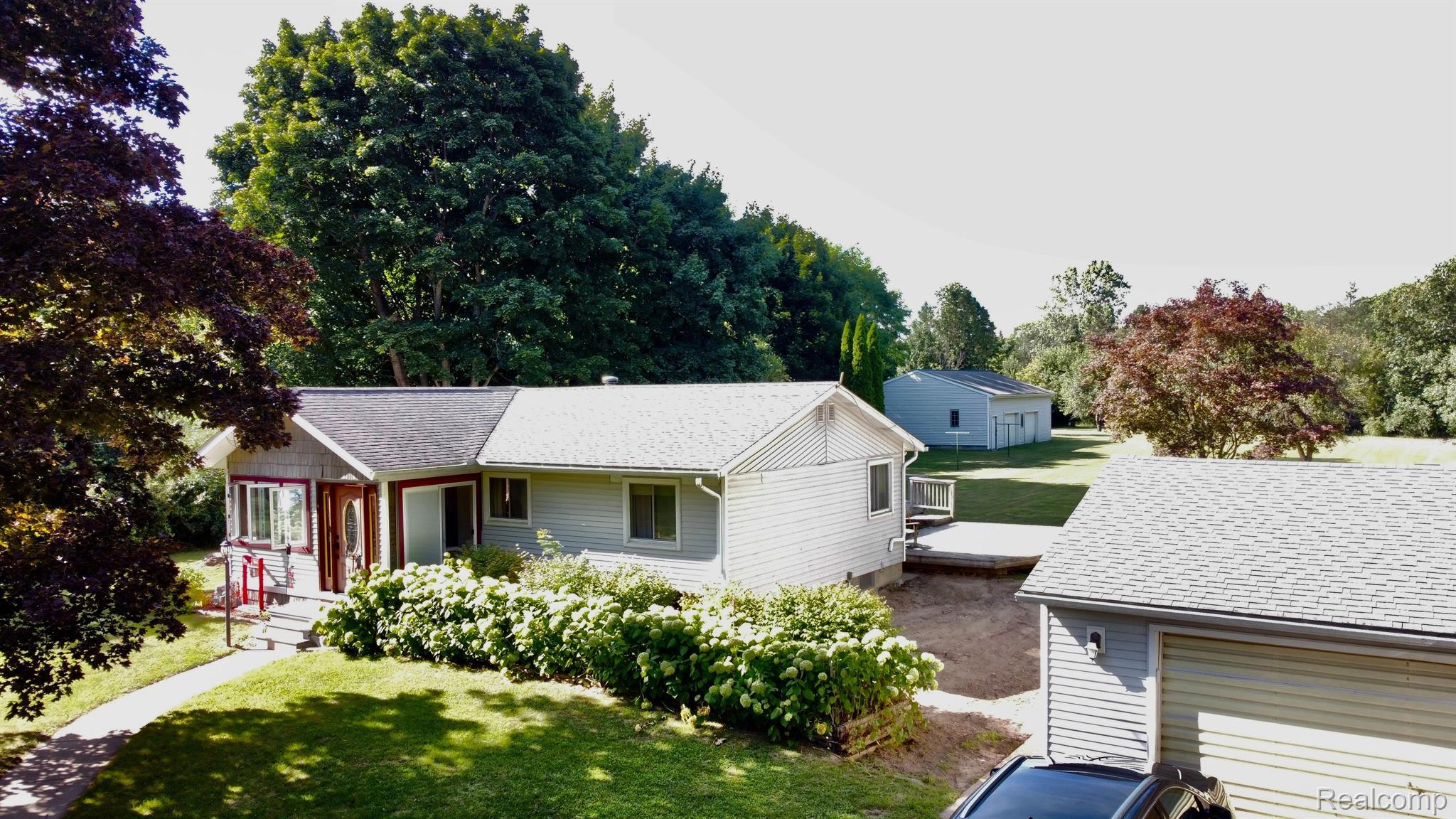 7277 Lehring Road Bancroft, MI 48414 - Photo 4 of 25 Gallery Image 4