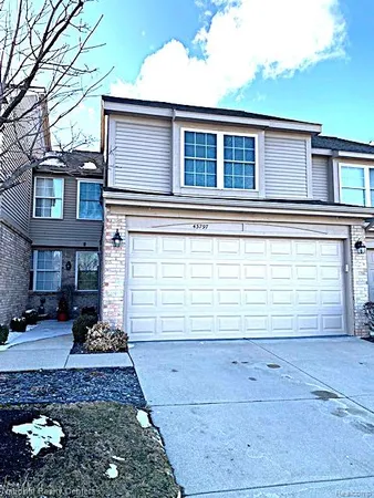 $2,000 | 43797 Stoney Lane, Unit 27, Sterling Heights, MI 48313