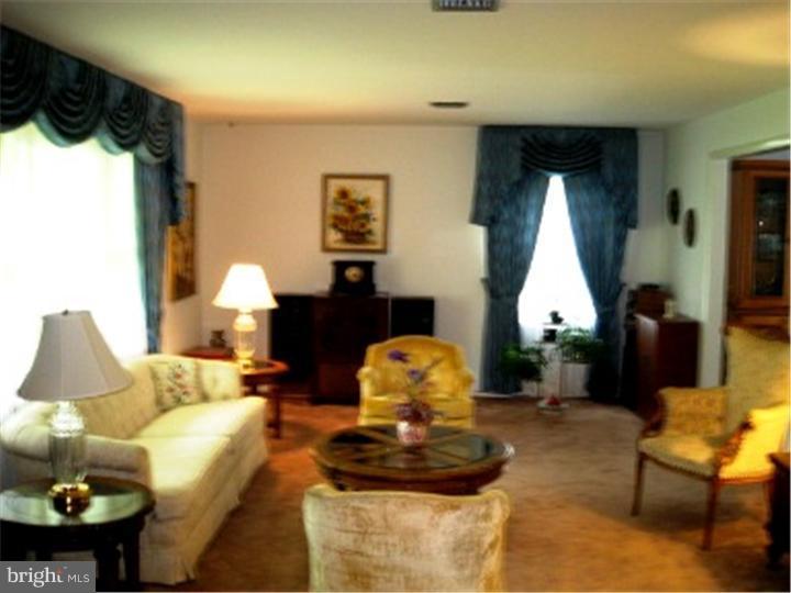1229 Highgate Road West Chester, PA 19380 - Photo 11 of 18 Living Room