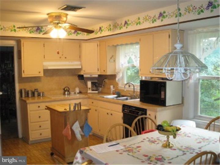 1229 Highgate Road West Chester, PA 19380 - Photo 8 of 18 Kitchen
