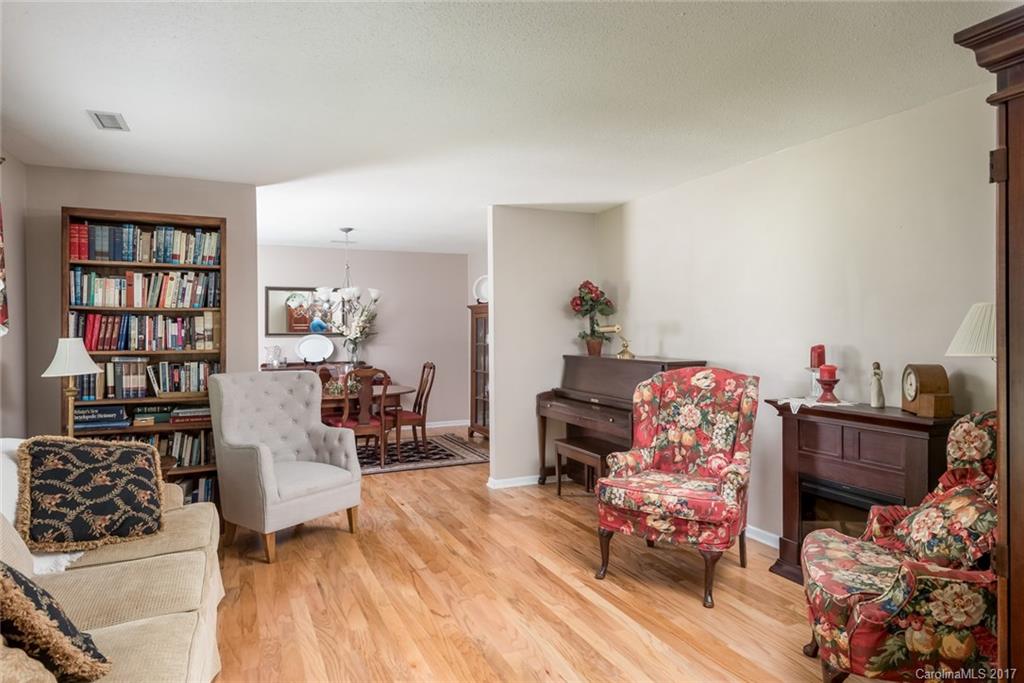 1100 Berry Ridge Road Charlotte, NC 28270 - Photo 4 of 19 Gallery Image 4