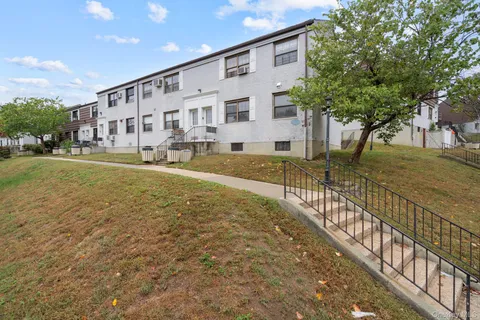 $275,000 | 66-15 Park Drive East, Unit B | Kew Gardens Hills