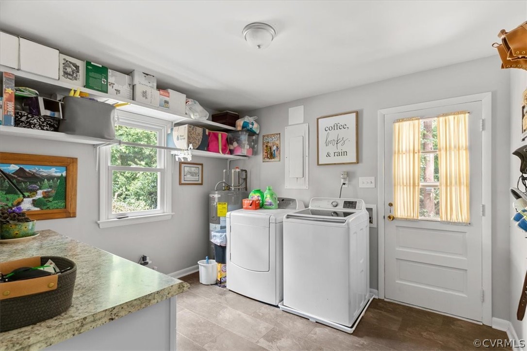 14250 Riverside Drive Ashland, VA 23005 - Photo 24 of 45 Large mud room/laundry room with storage