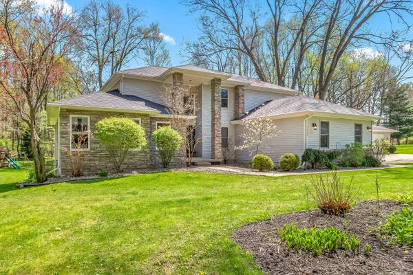 $650,000 | 15660 Kesselwood Trail, Marshall, MI 49068