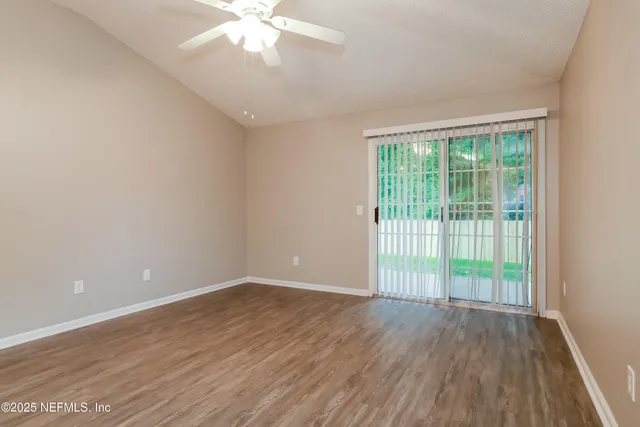 $1,835 | 2856 Tuscarora Trail, Middleburg, FL 32068