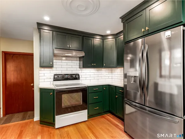 $324,900 | 9 Empire Avenue, Meriden, CT 06450