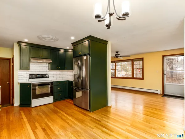 $324,900 | 9 Empire Avenue, Meriden, CT 06450