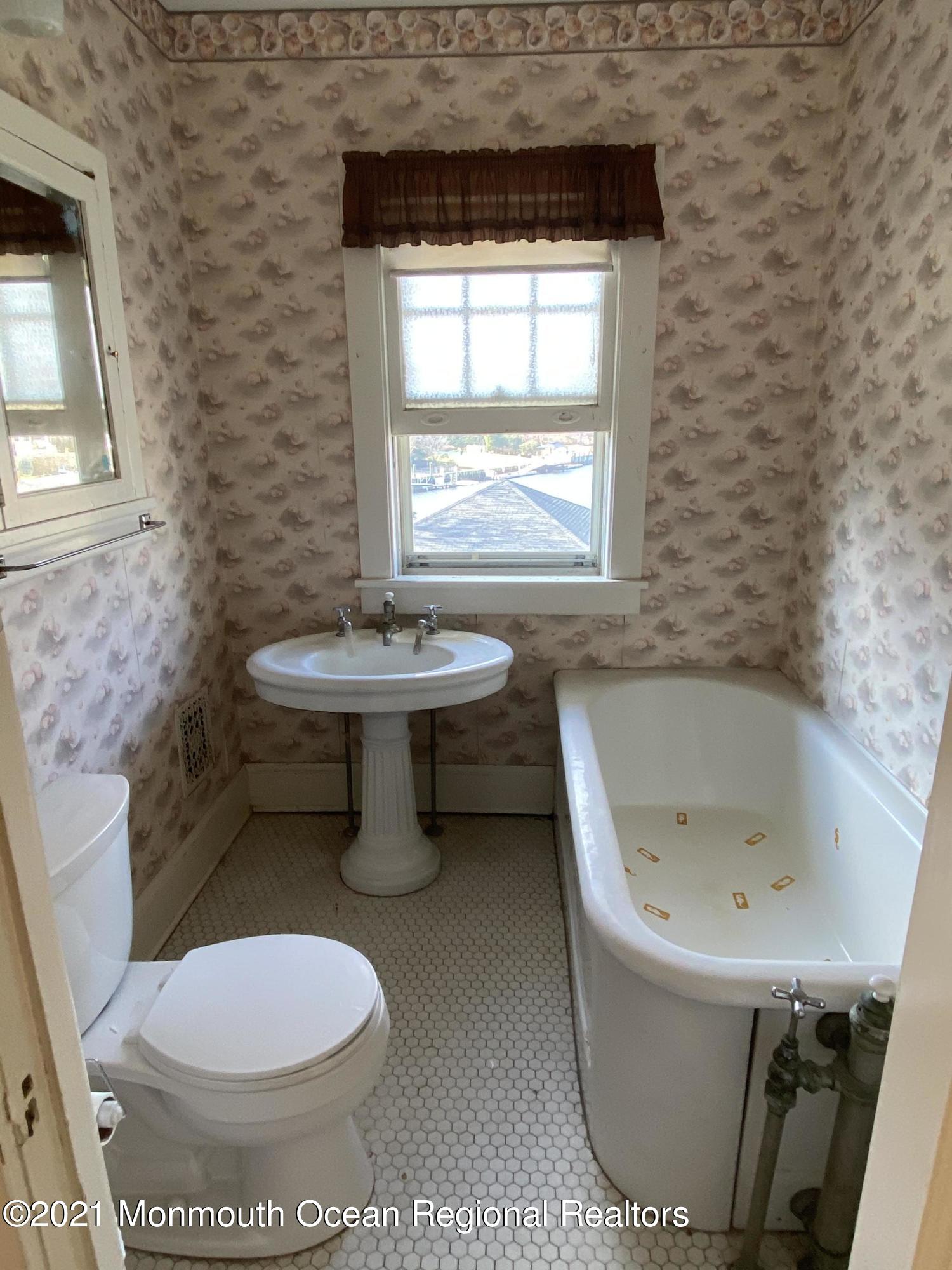 34 Inlet Terrace Belmar, NJ 07719 - Photo 10 of 16 0288A475-D68A-43F6-A35E-6B607E86D80D
