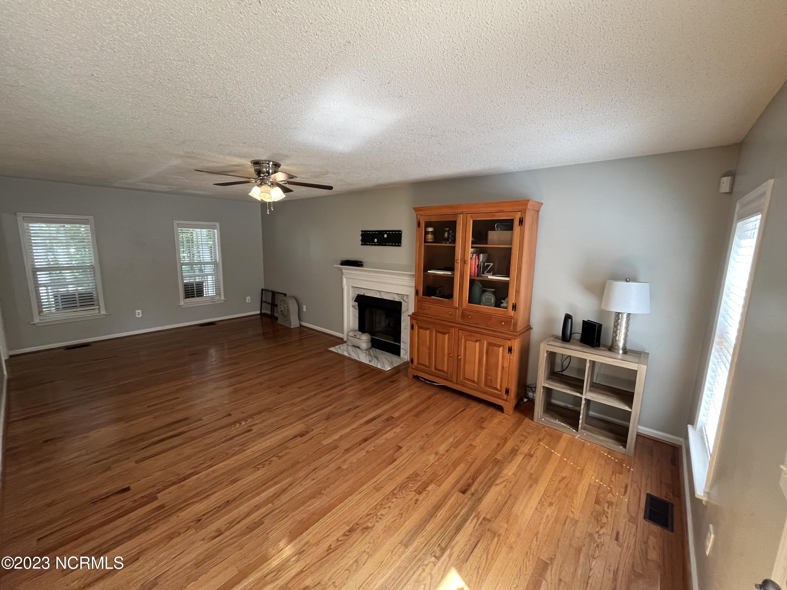 7344 Cornwallis Road Garner, NC 27529 - Photo 4 of 36 Living Room