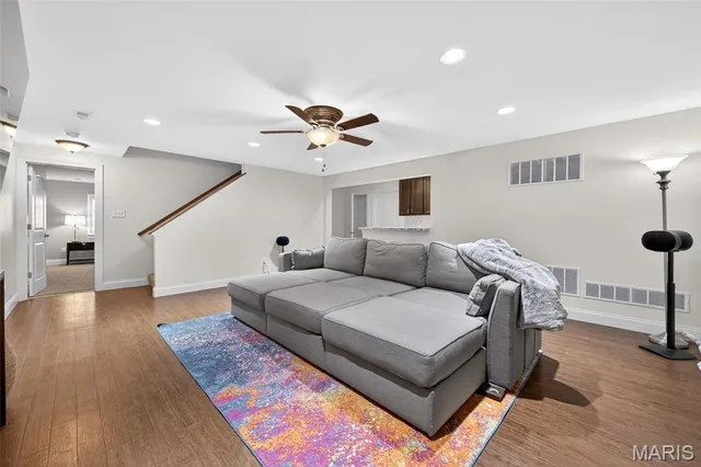 $525,000 | 968 Ridgepointe Pl Circle, Lake St. Louis, MO 63367