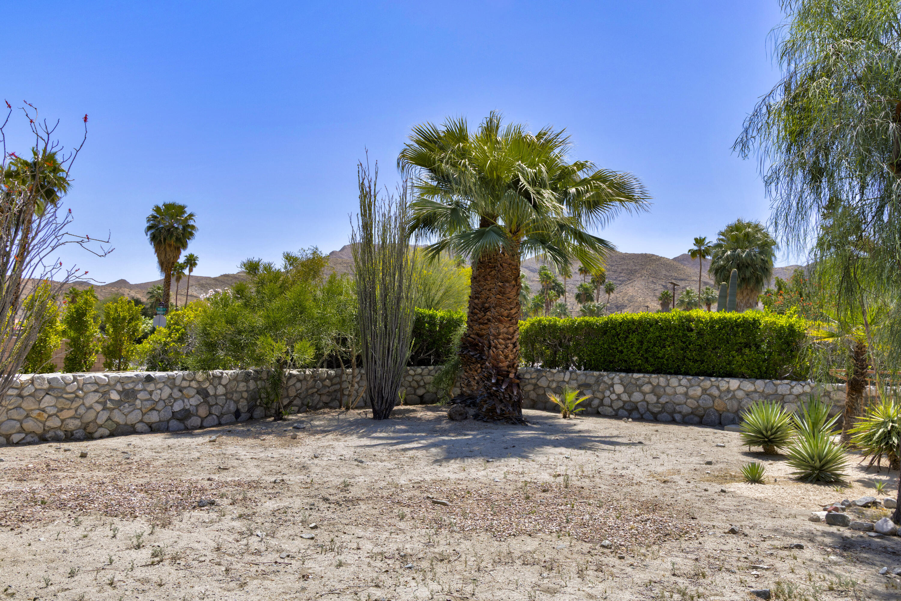 68286 Grandview Avenue Cathedral City, CA 92234 - Photo 43 of 43 40 (6)