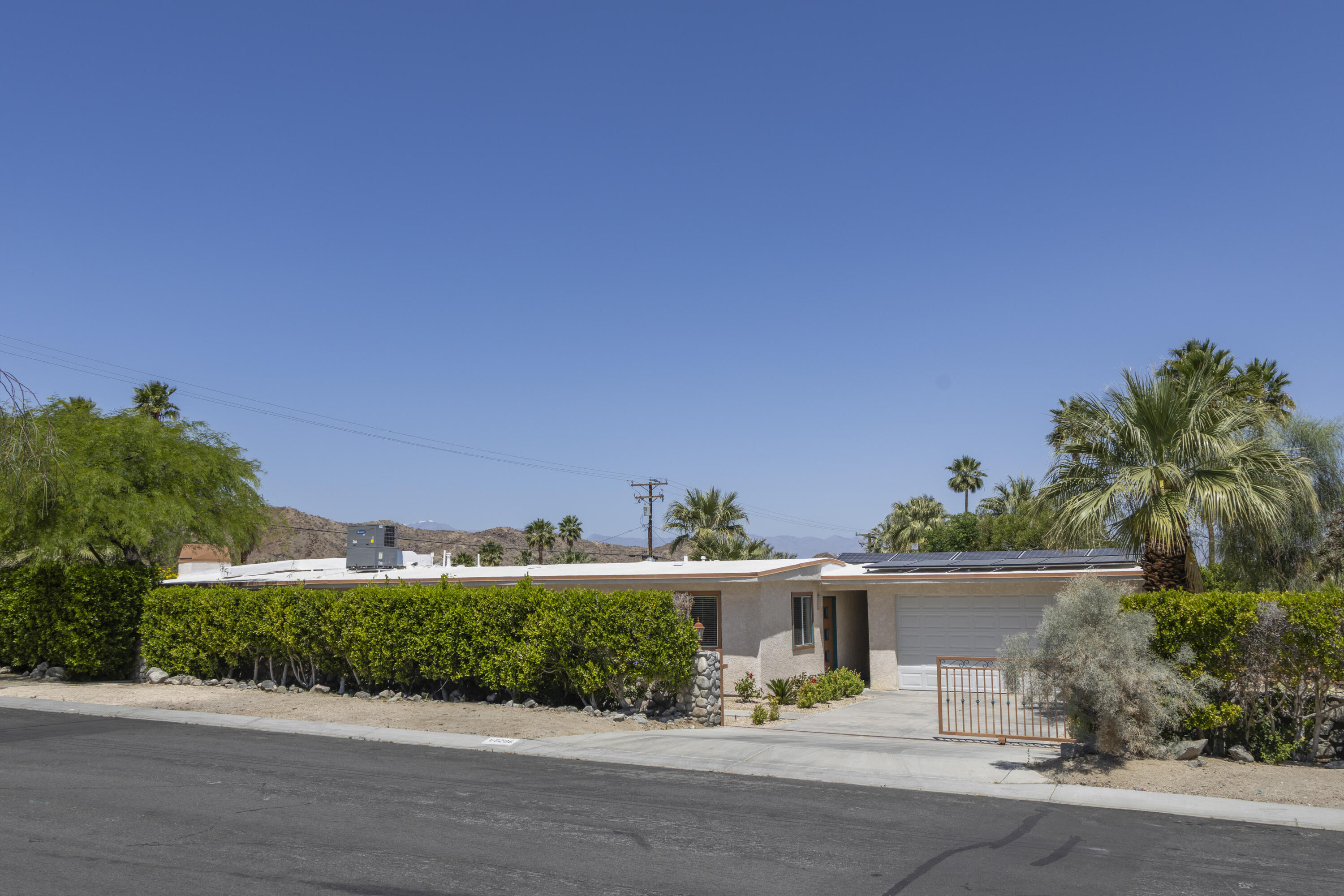 68286 Grandview Avenue Cathedral City, CA 92234 - Photo 8 of 43 1 (3)