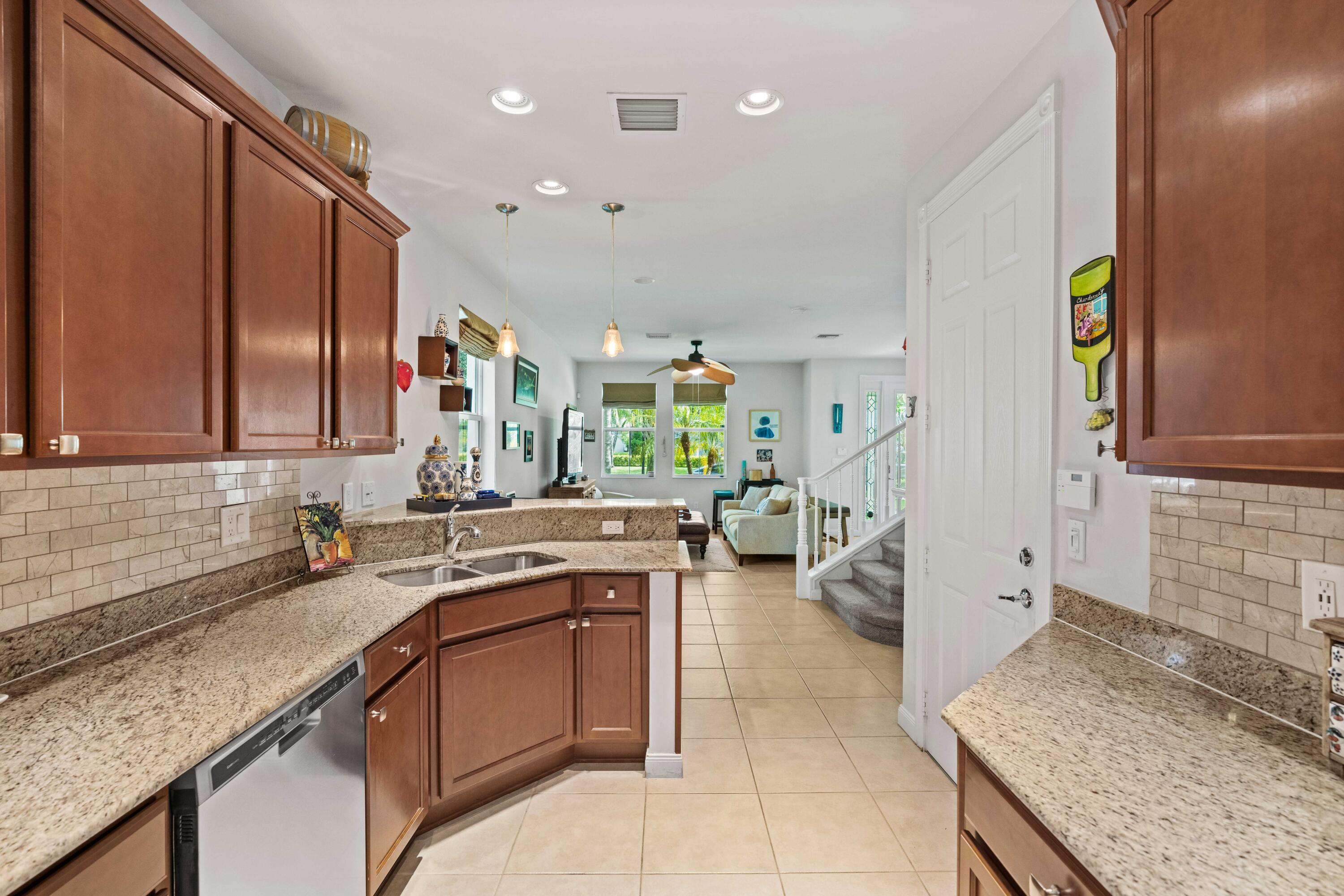 1188 Dakota Drive Jupiter, FL 33458 - Photo 16 of 41 _MLP3926