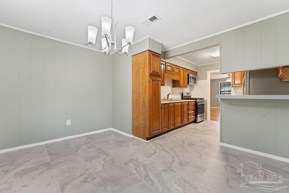 203 Reed Road Pensacola, FL 32507 - Photo 16 of 31