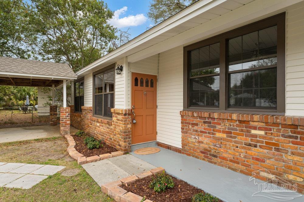 203 Reed Road Pensacola, FL 32507 - Photo 5 of 31