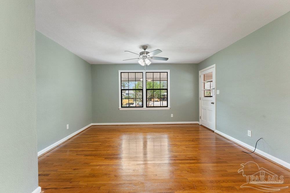 203 Reed Road Pensacola, FL 32507 - Photo 8 of 31